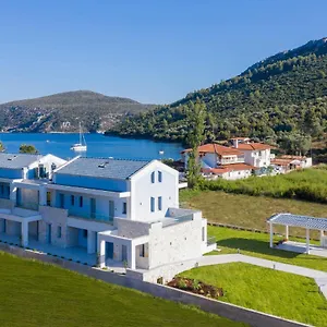 https://notia-luxury-living.hotelschalkidiki.net
