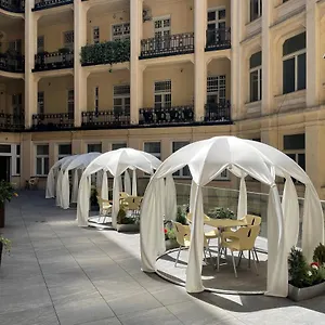 Mera Otel